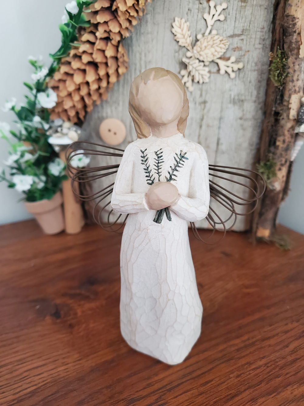 Willow Tree - Angel Of Remembrance 2001 - Girl Angel Holding Sprigs